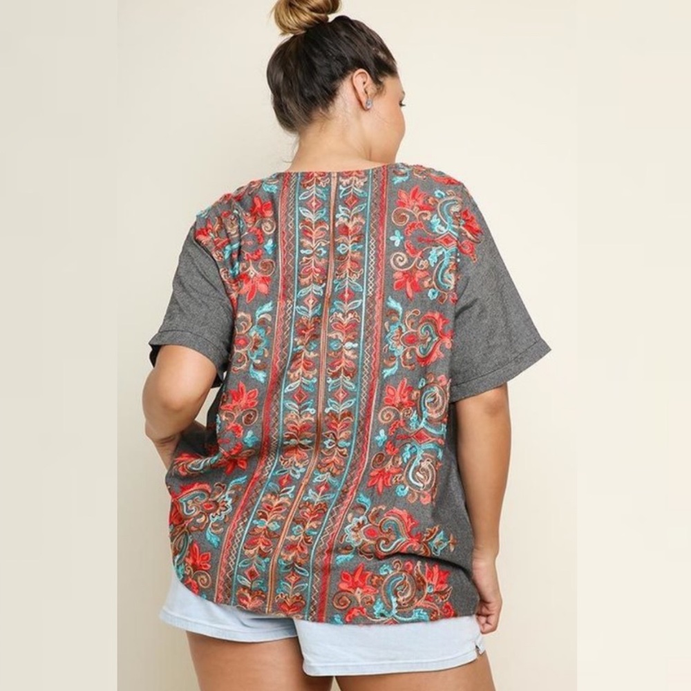 Folklore Floral Paisley Embroidered Top Black - Picture 2 of 7